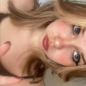 Meet your Posher, Sky